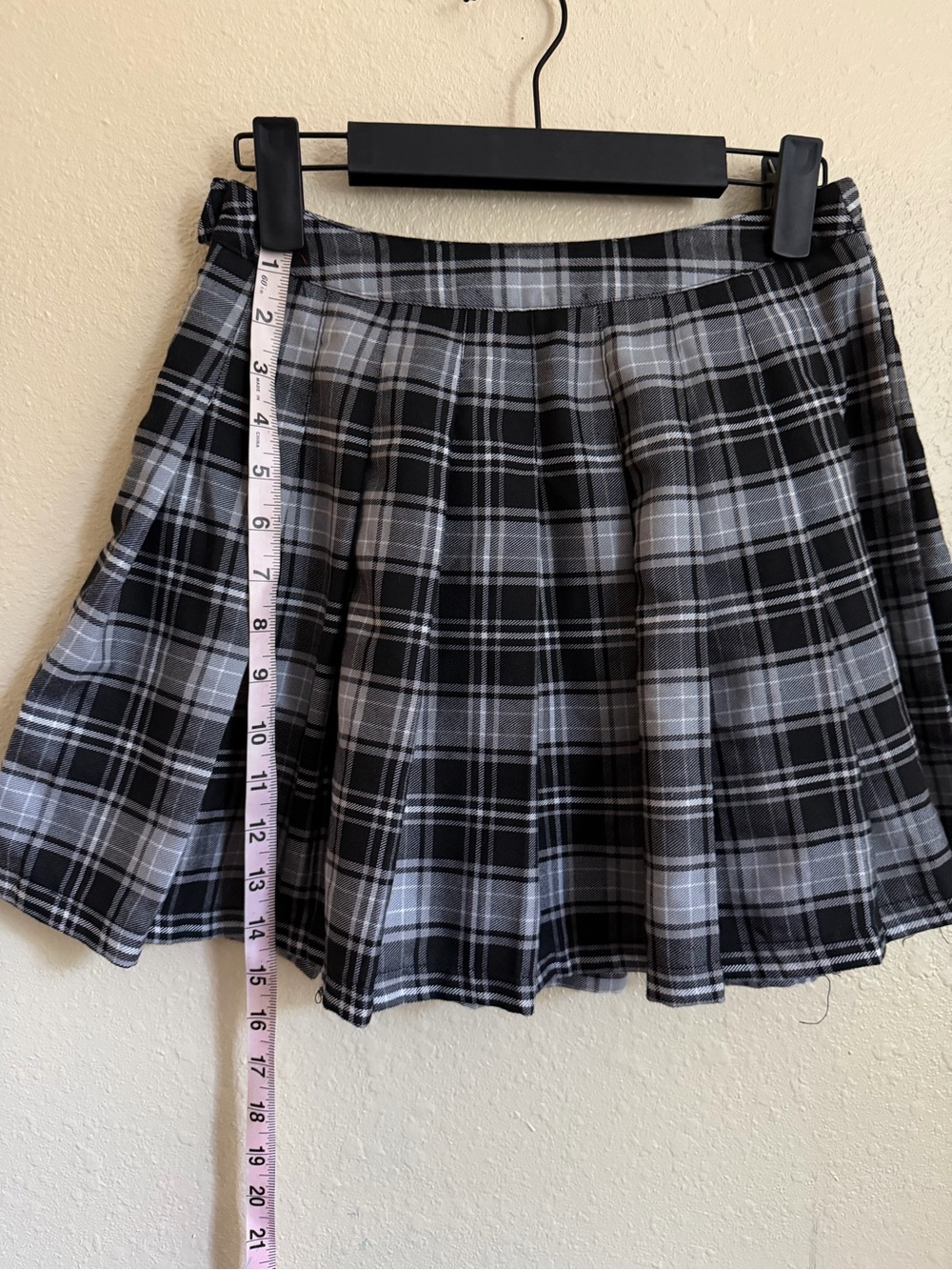 Forever 21 Black and Gray Plaid Pleated Skater Skirt